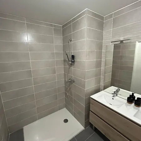 T3 Near 15 Min From Monaco Apartment